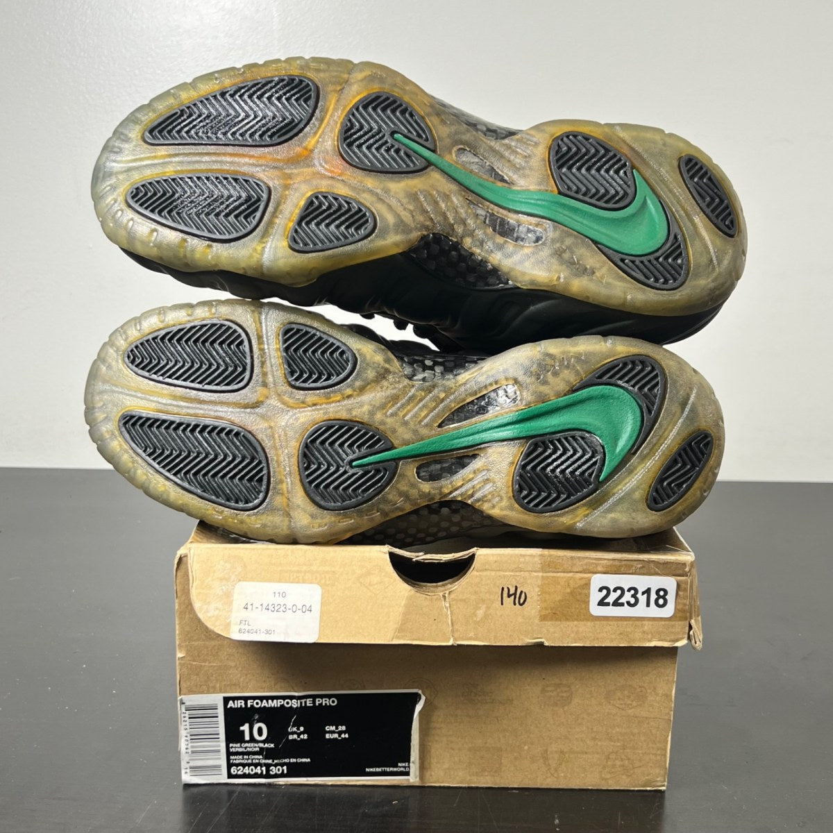 Nike Air Foamposite Pro Pine Green 10 (Moderately Worn Pre-Owned)NikePine Green/Black - Image 6