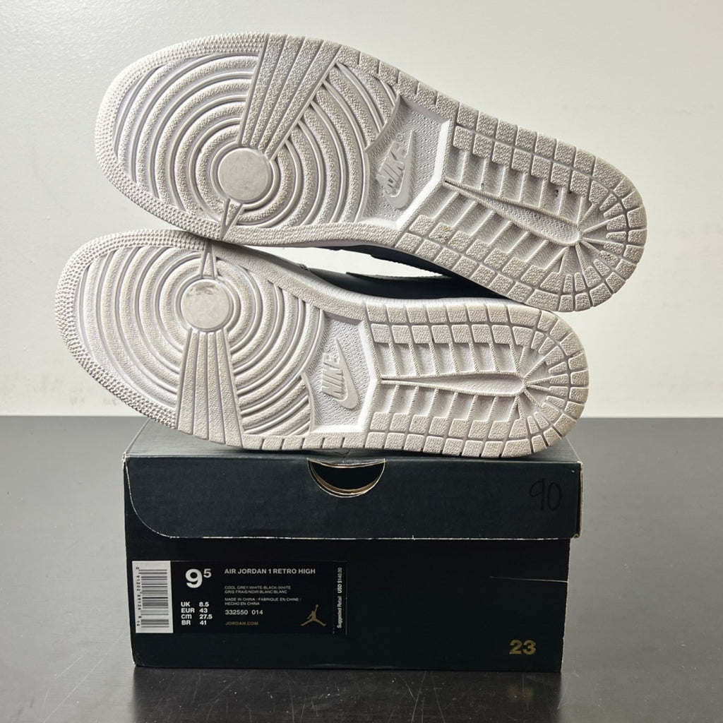 Jordan 1 Retro Rare Air Patch 9.5 (Moderately Worn Pre-Owned)JordanBlack/Gym Red-Black-White - Image 5
