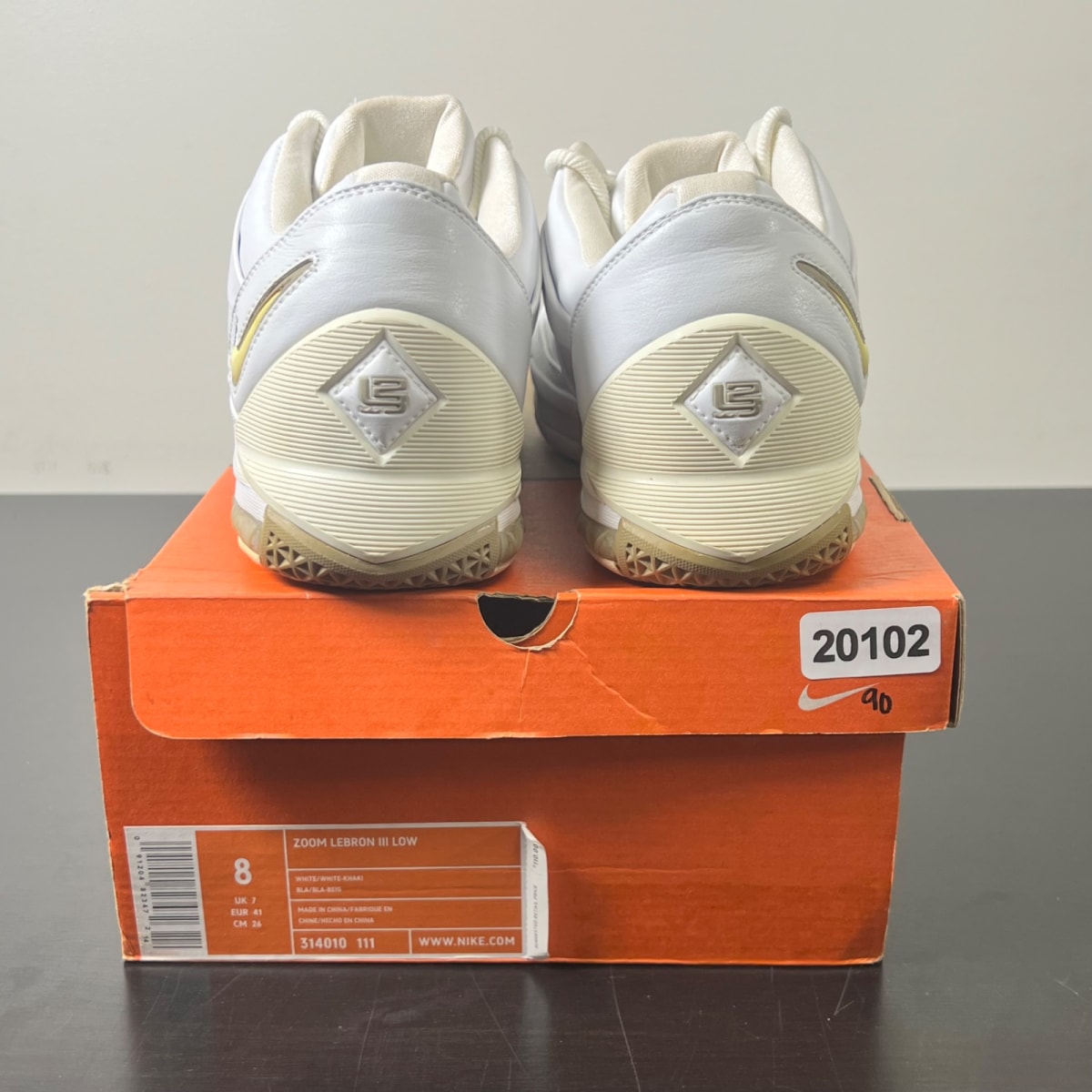 Nike LeBron 3 Low White Khaki 8 (Moderately Worn Pre-Owned)NikeWhite/White-Khaki - Image 4