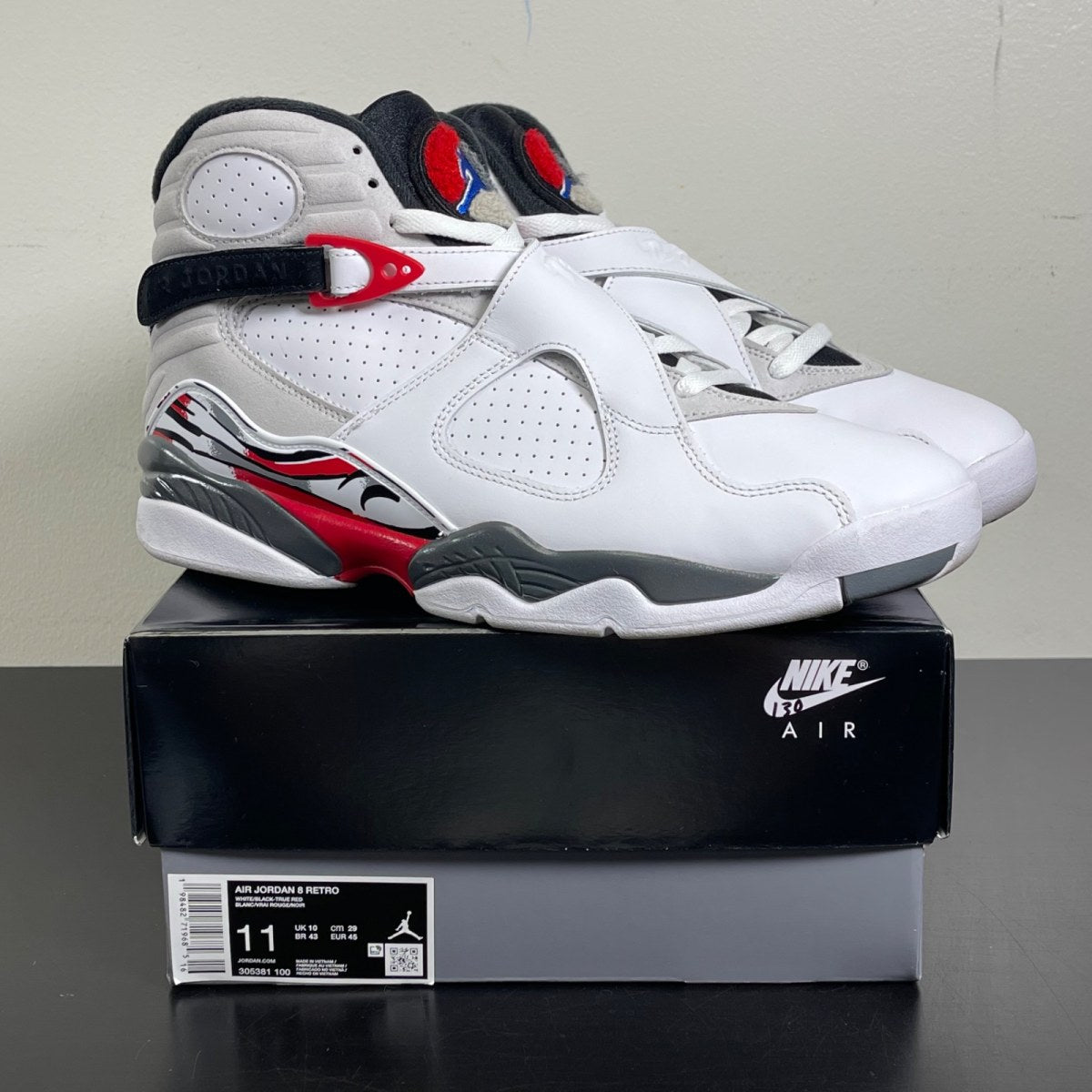 Jordan 8 Retro White True Red (2025) 11 (Moderately Worn Pre-Owned)JordanWhite/Black/True Red - Image 1