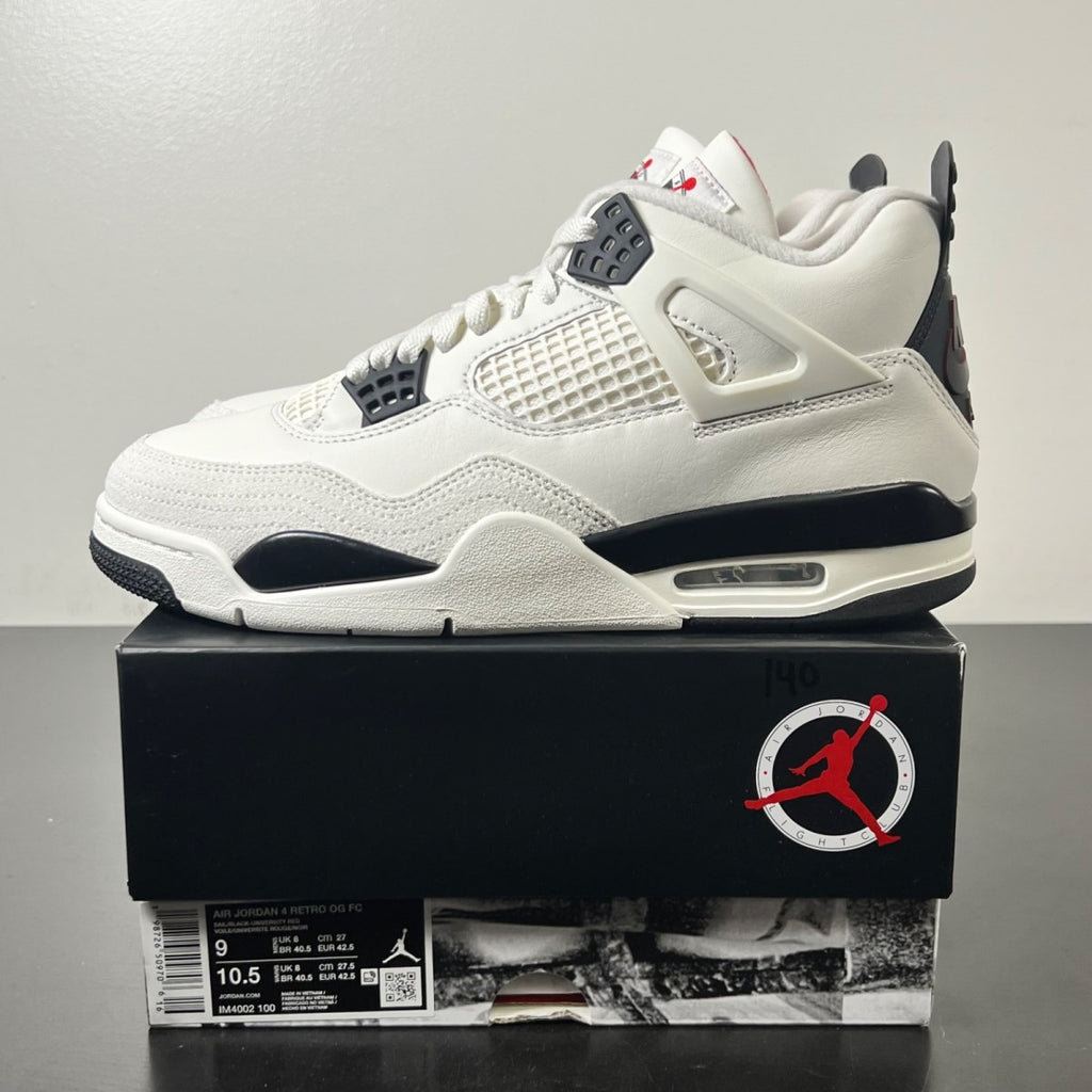 Jordan 4 Retro OG Flight Club 9 (Lightly Worn Pre-Owned)JordanSail/Black/University Red - Image 3