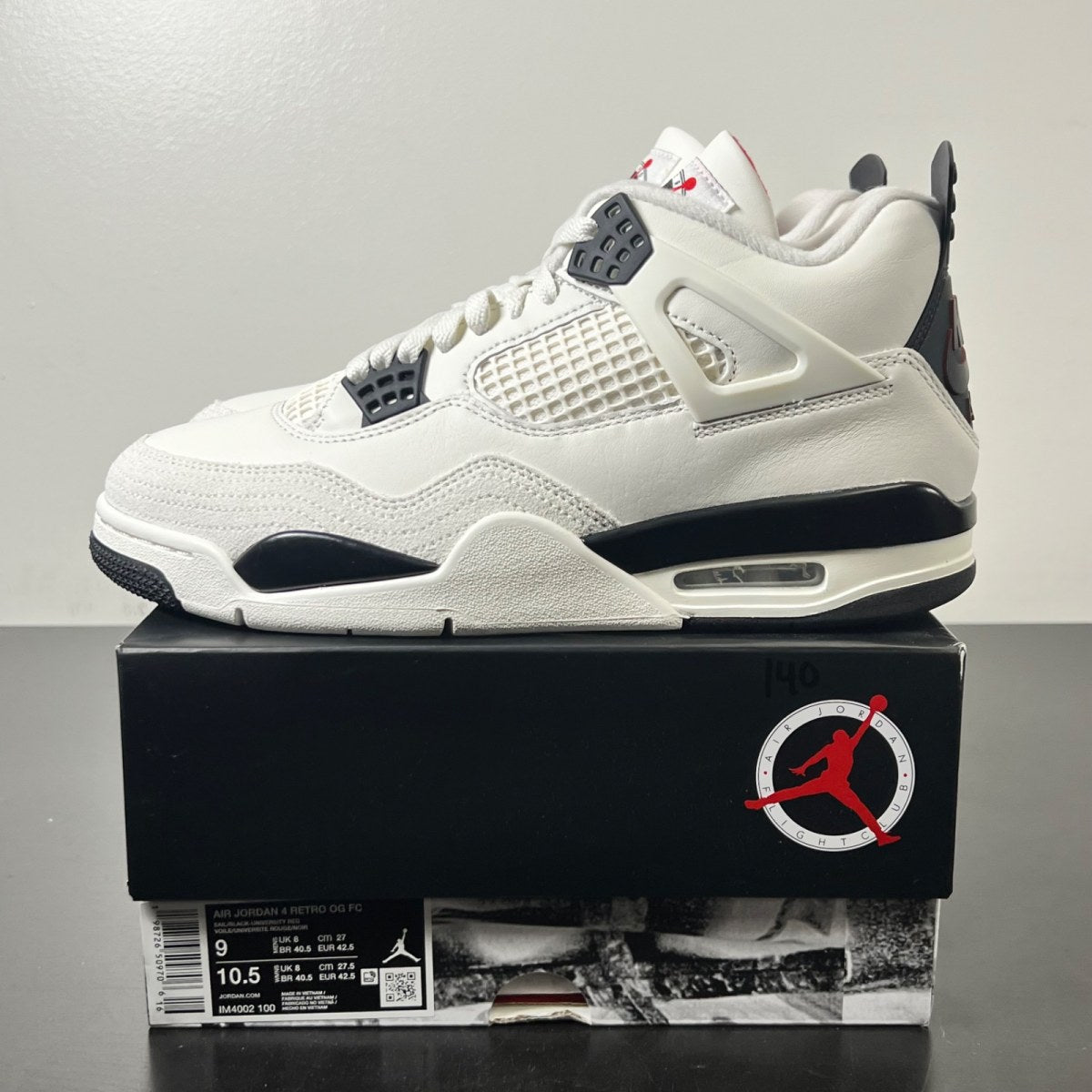Jordan 4 Retro OG Flight Club 9 (Lightly Worn Pre-Owned)JordanSail/Black/University Red - Image 3