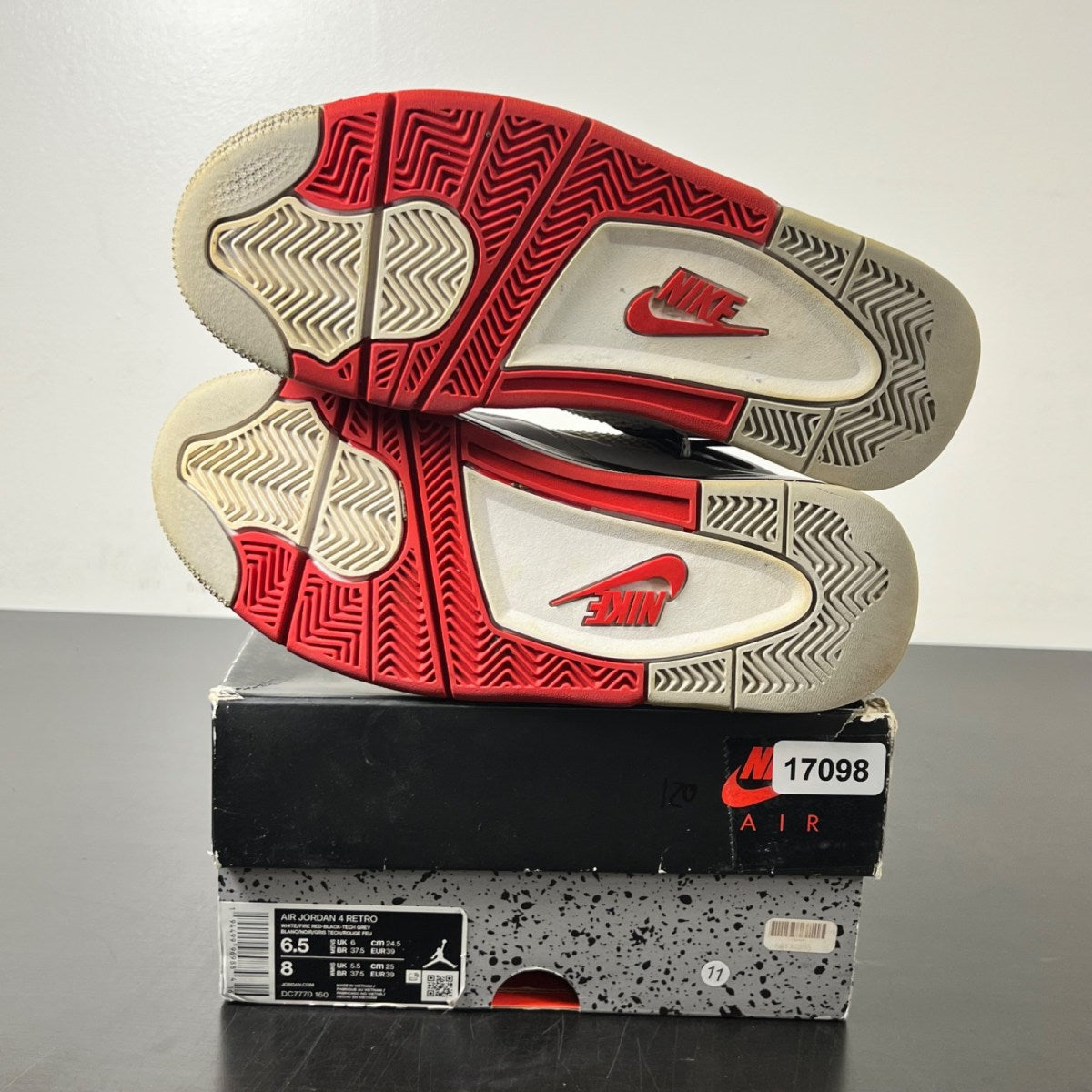 Jordan 4 Retro Fire Red (2020) 6.5 (Heavily Worn Pre-Owned)JordanWhite/Black-Tech Grey-Fire Red - Image 6