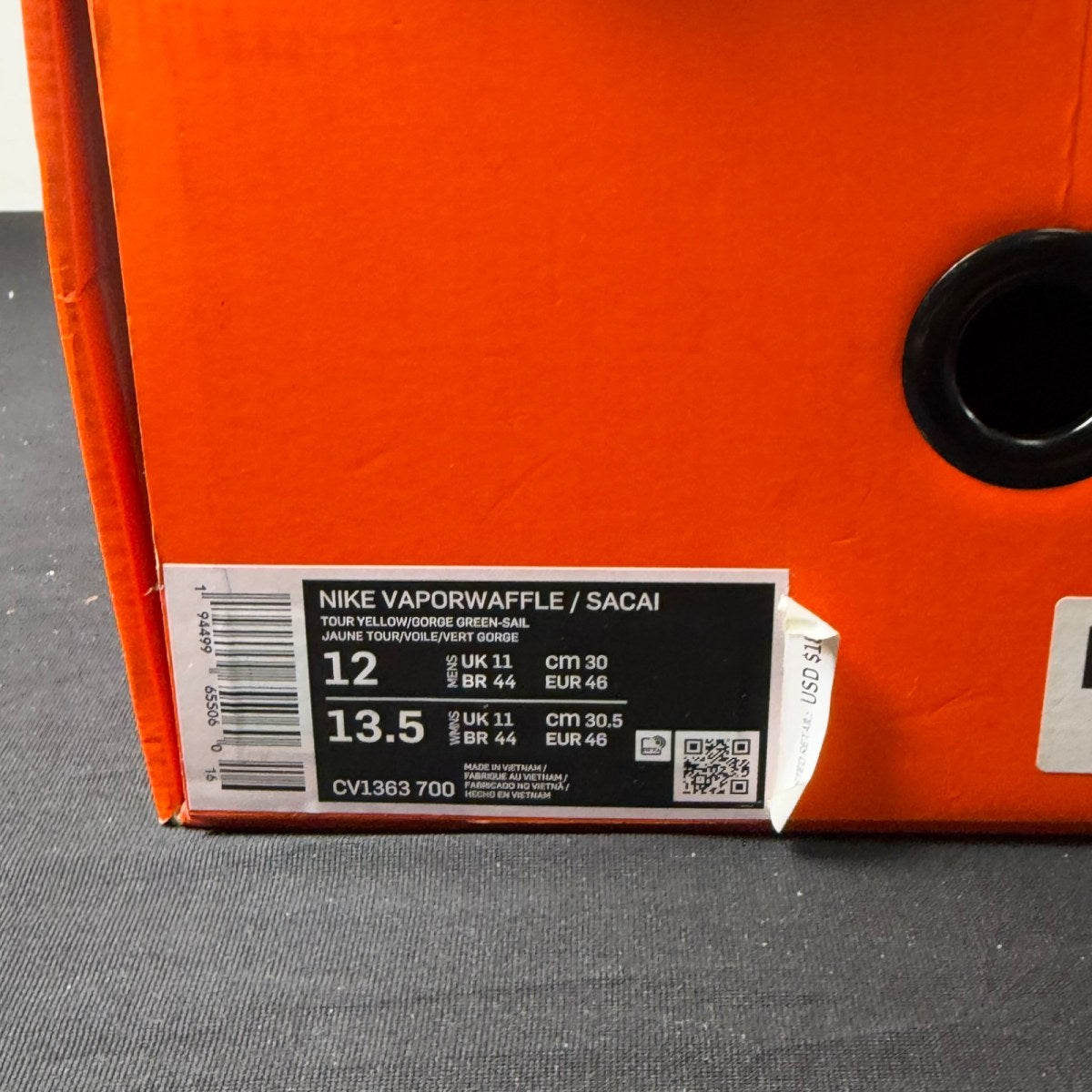 Nike Vaporwaffle sacai Tour Yellow Stadium Green (Size 12) - Image 6