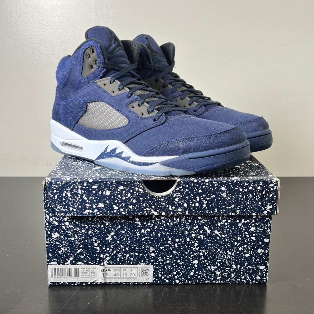 Jordan 5 Retro Midnight Navy 11 (Lightly Worn Pre-Owned)JordanMidnight Navy/Black/Football Grey - Image 1