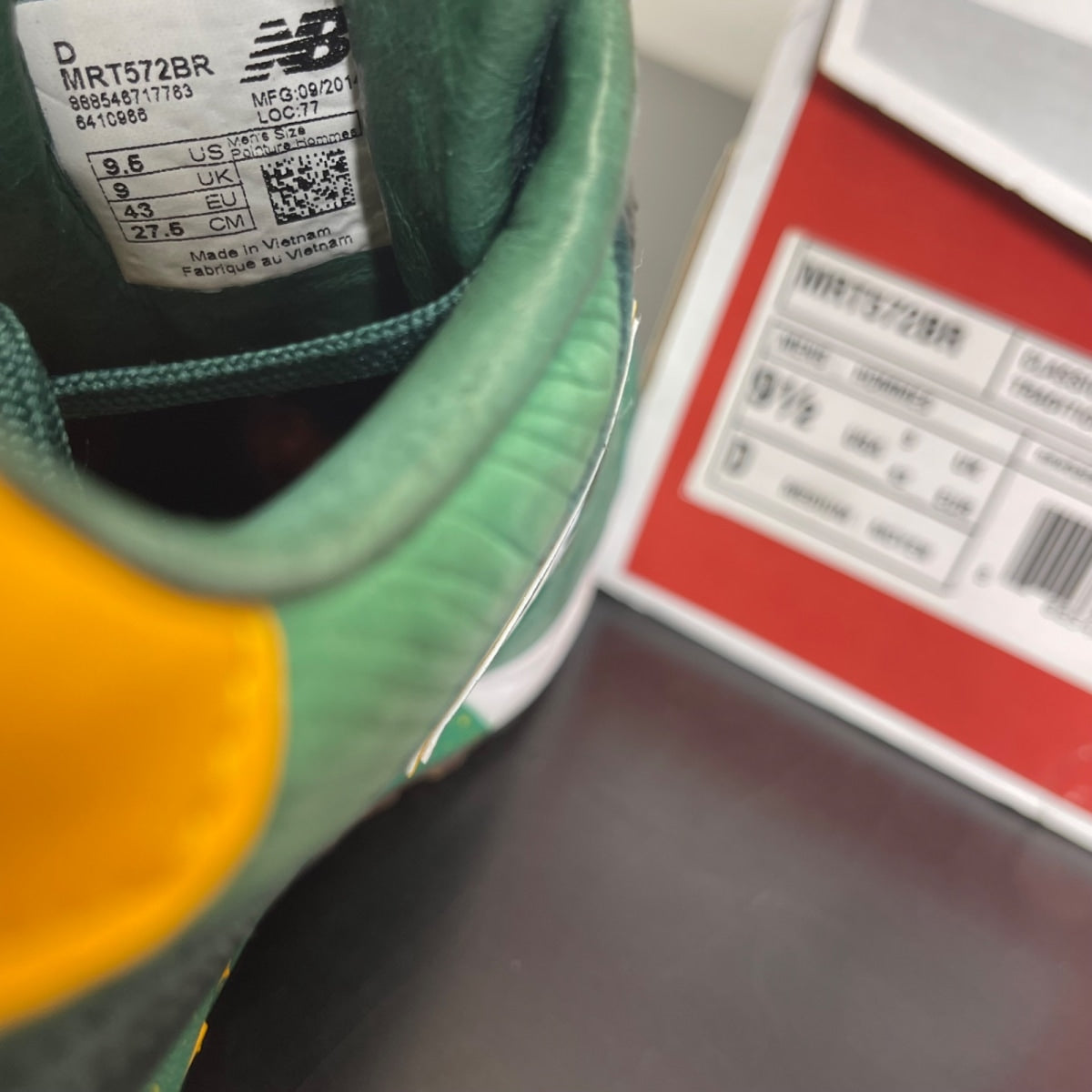 New Balance 572 Burn Rubber Vernors 9.5 (Moderately Worn Pre-Owned)New BalanceGreen/Yellow - Image 6
