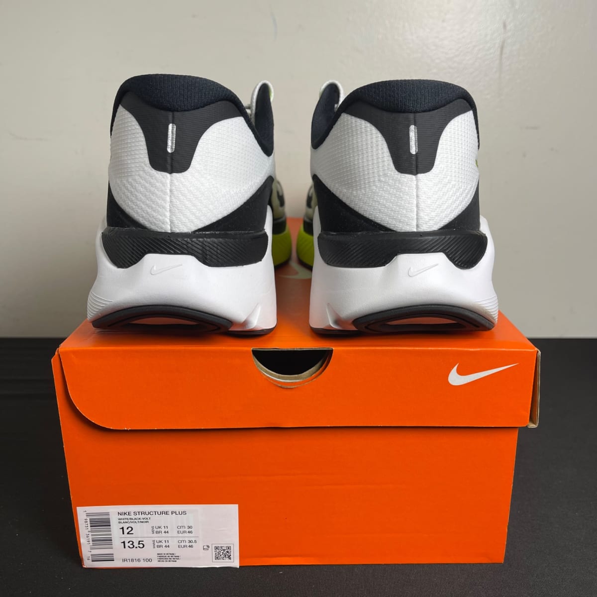 Nike Structure Plus White Black Volt (Size 12) - aux