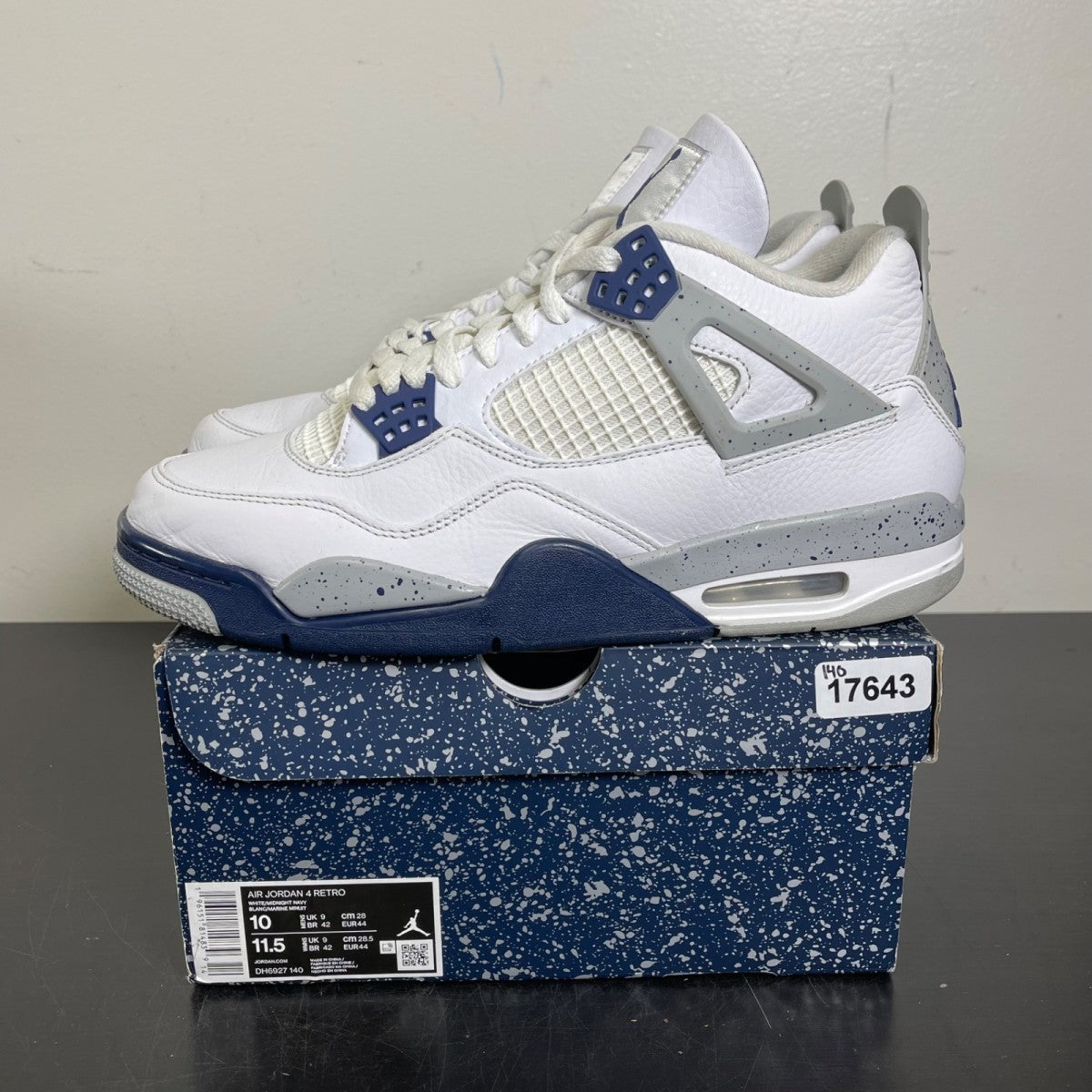 Jordan 4 Retro Midnight Navy 10 (Moderately Worn Pre-Owned)JordanWhite/Midnight Navy/Light Smoke Grey-Fire Red - Image 3