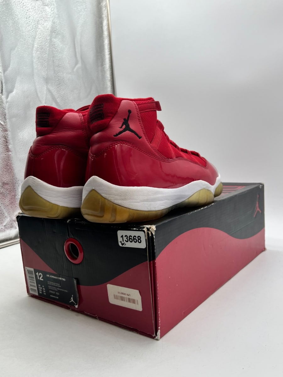 Jordan 11 Retro Win Like 96 12 (Moderately Worn Pre-Owned)JordanGym Red/Black-White - Image 3