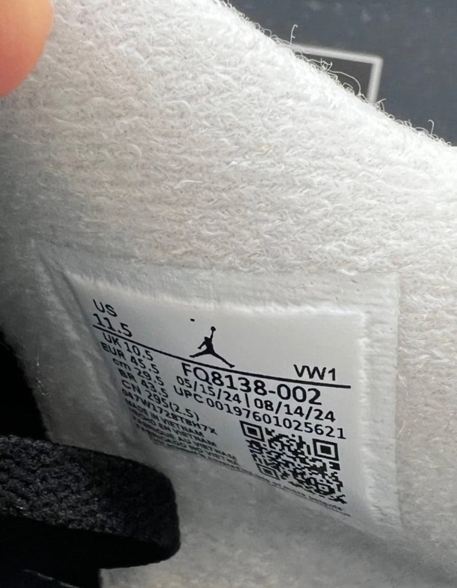 Jordan 4 Retro Fear (2024) 11.5 (Moderately Worn Pre-Owned)JordanBlack/White/Anthracite/Black/Pure Platinum - Image 9