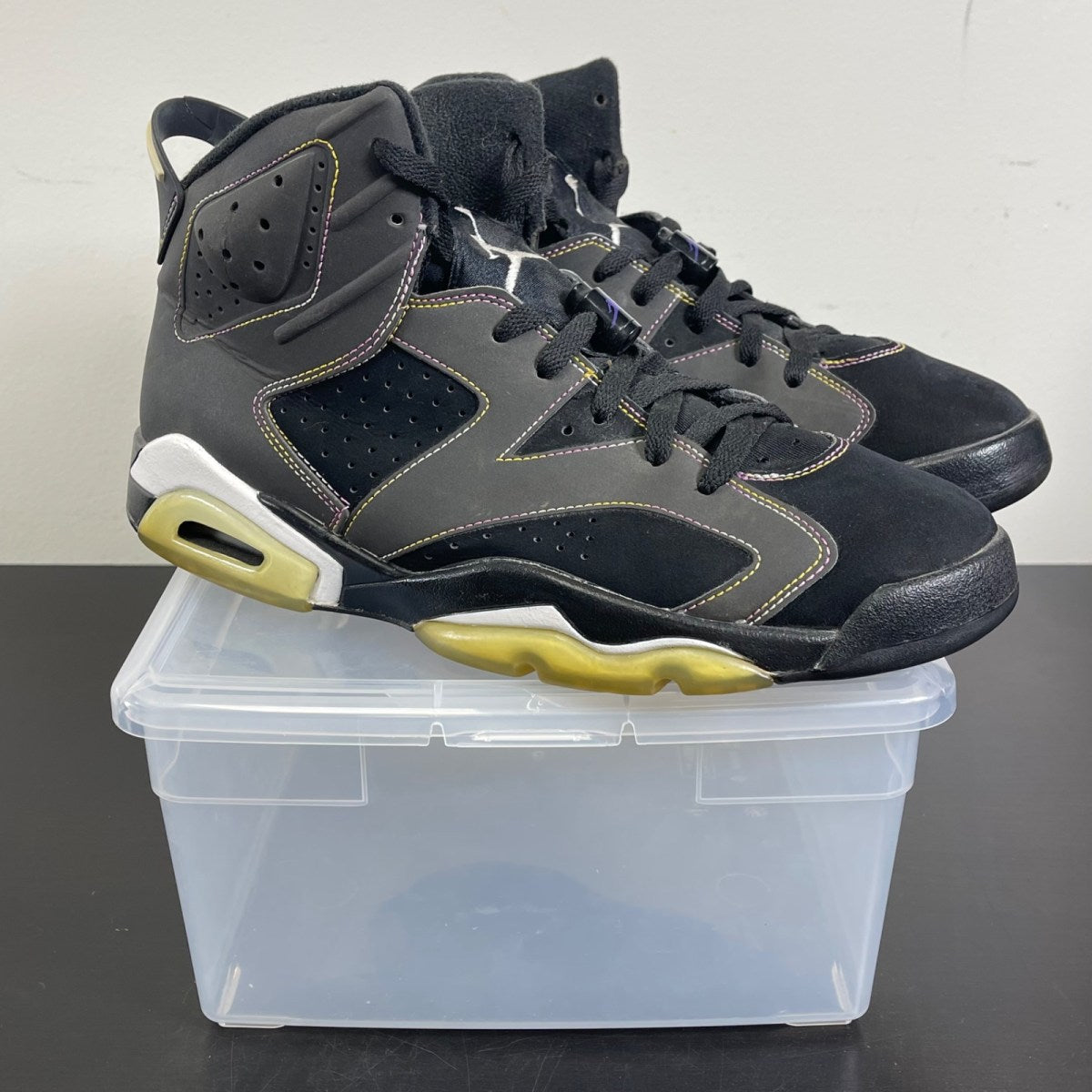 Jordan 6 Retro Lakers 11 (Moderately Worn Pre-Owned)JordanBlack/Varsity Purple-White-Varsity Maize - Image 1