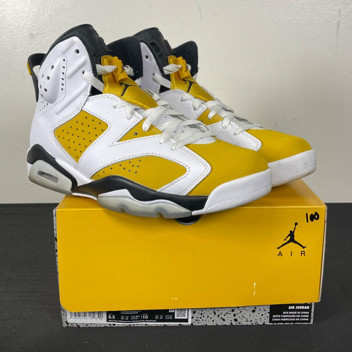 Jordan 6 Retro Yellow Ochre 8.5 (Moderately Worn Pre-Owned)JordanWhite/Yellow Ochre-Black - Image 1