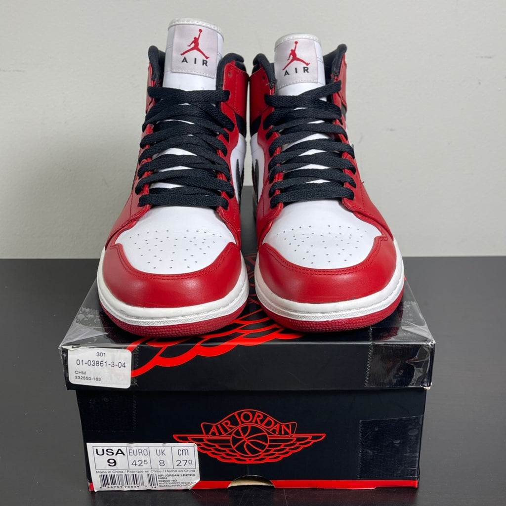 Jordan 1 Retro Chicago (2013) 9 (Moderately Worn Pre-Owned)JordanWhite/Varsity Red-Black - Image 2