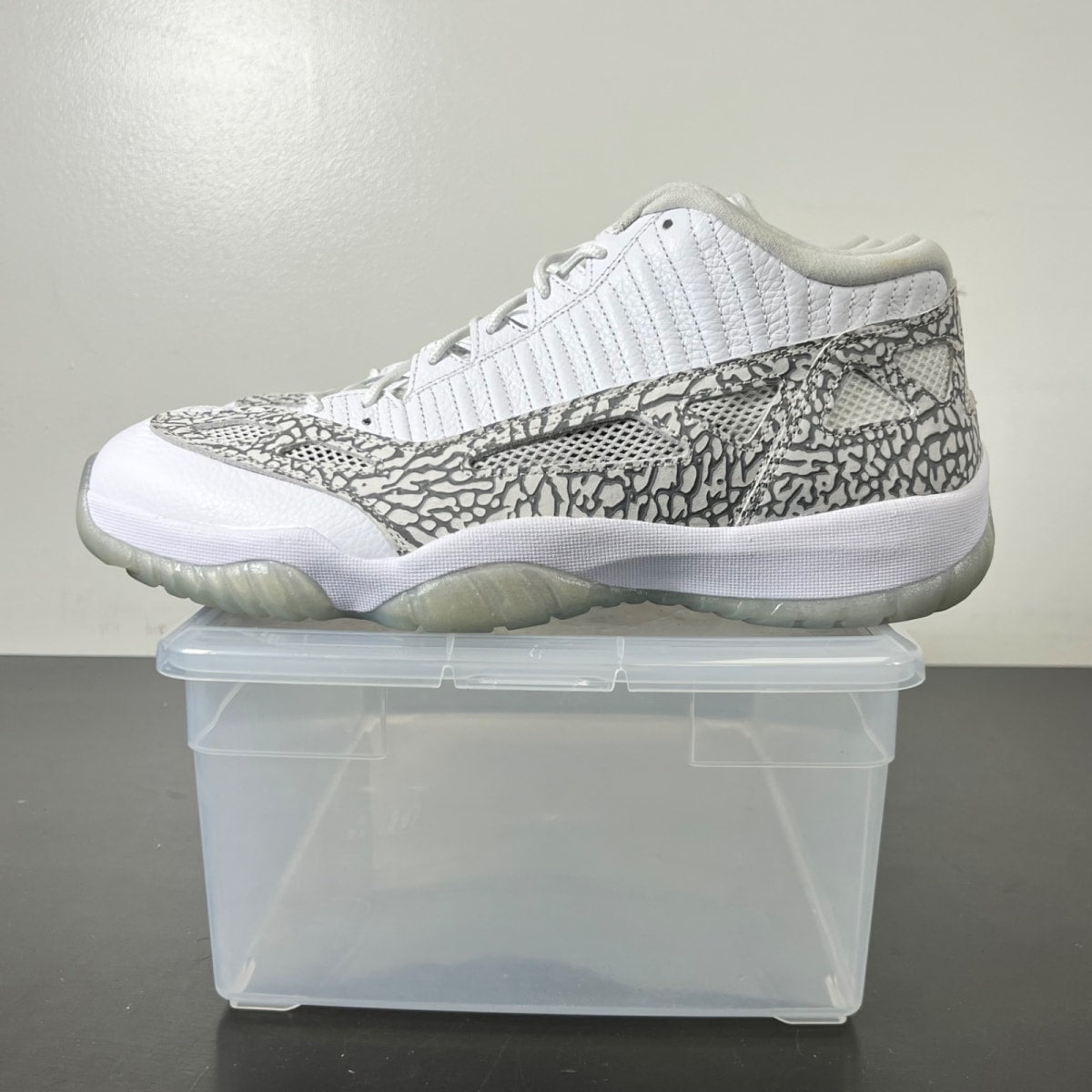 Jordan 11 Retro Low IE Cobalt (2015) 13 (New Pre-Owned)JordanWhite/Cobalt-Zen Grey-Cement Grey - Image 3