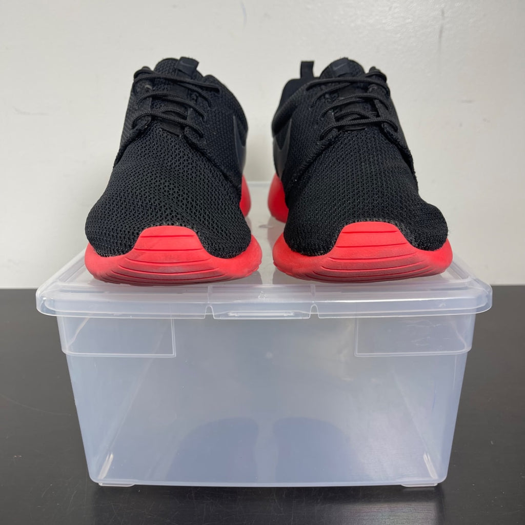 Nike Roshe Run Anthracite Siren Red 9.5 (Moderately Worn Pre-Owned)NikeBlack/Anthracite-Siren Red - Image 2