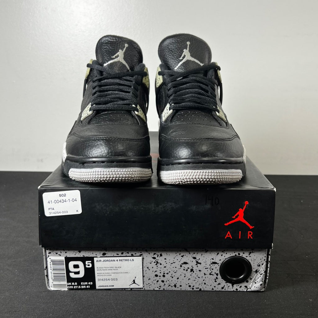 Jordan 4 Retro Oreo (2015) 9.5 (Lightly Worn Pre-Owned)JordanBlack/Tech Grey-White