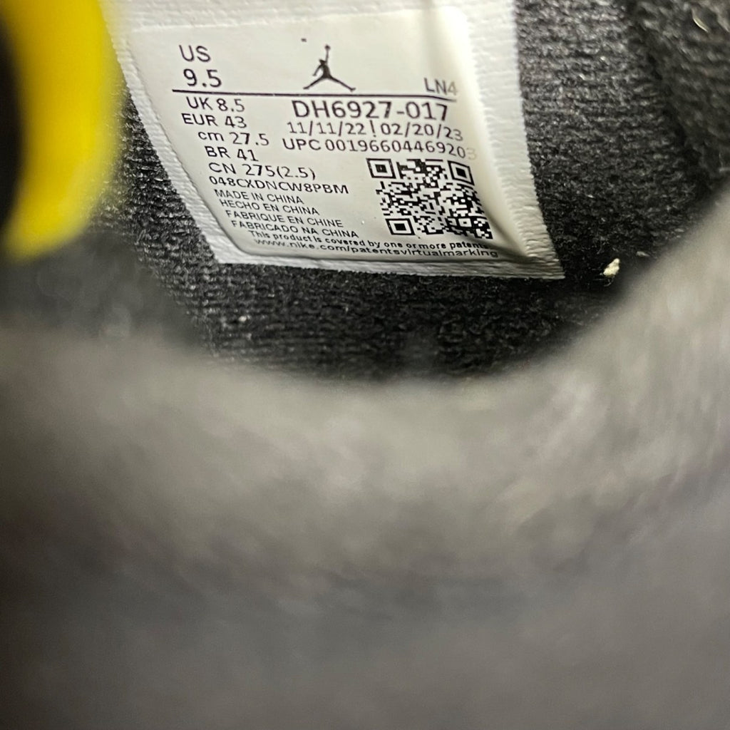 Jordan 4 Retro Thunder (2023) 9.5 (Moderately Worn Pre-Owned)JordanBlack/Tour Yellow - Image 6