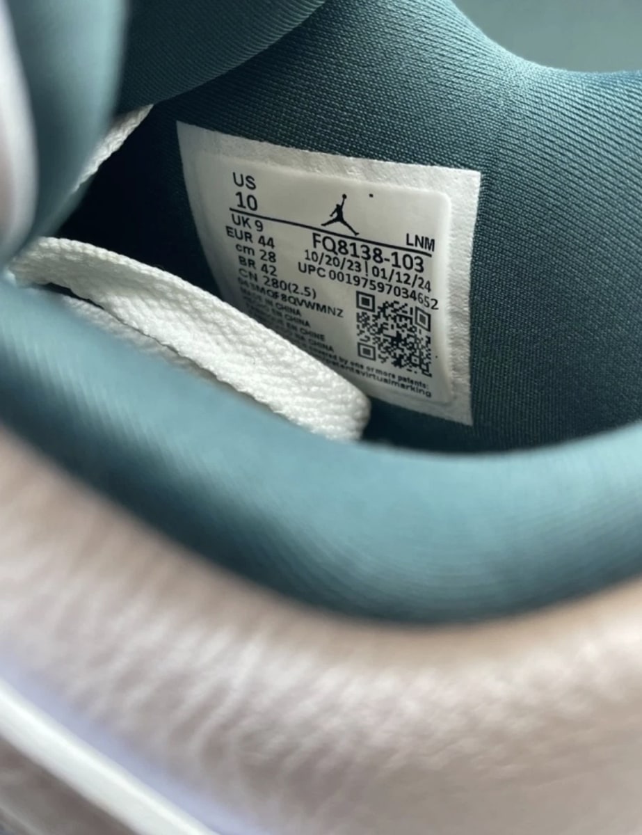 Jordan 4 Retro Oxidized Green 10 (Lightly Worn Pre-Owned)JordanWhite/Oxidized Green/White/Neutral Grey - Image 8