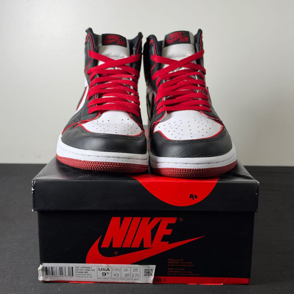 Jordan 1 Retro High Bloodline (Size 9.5) - aux