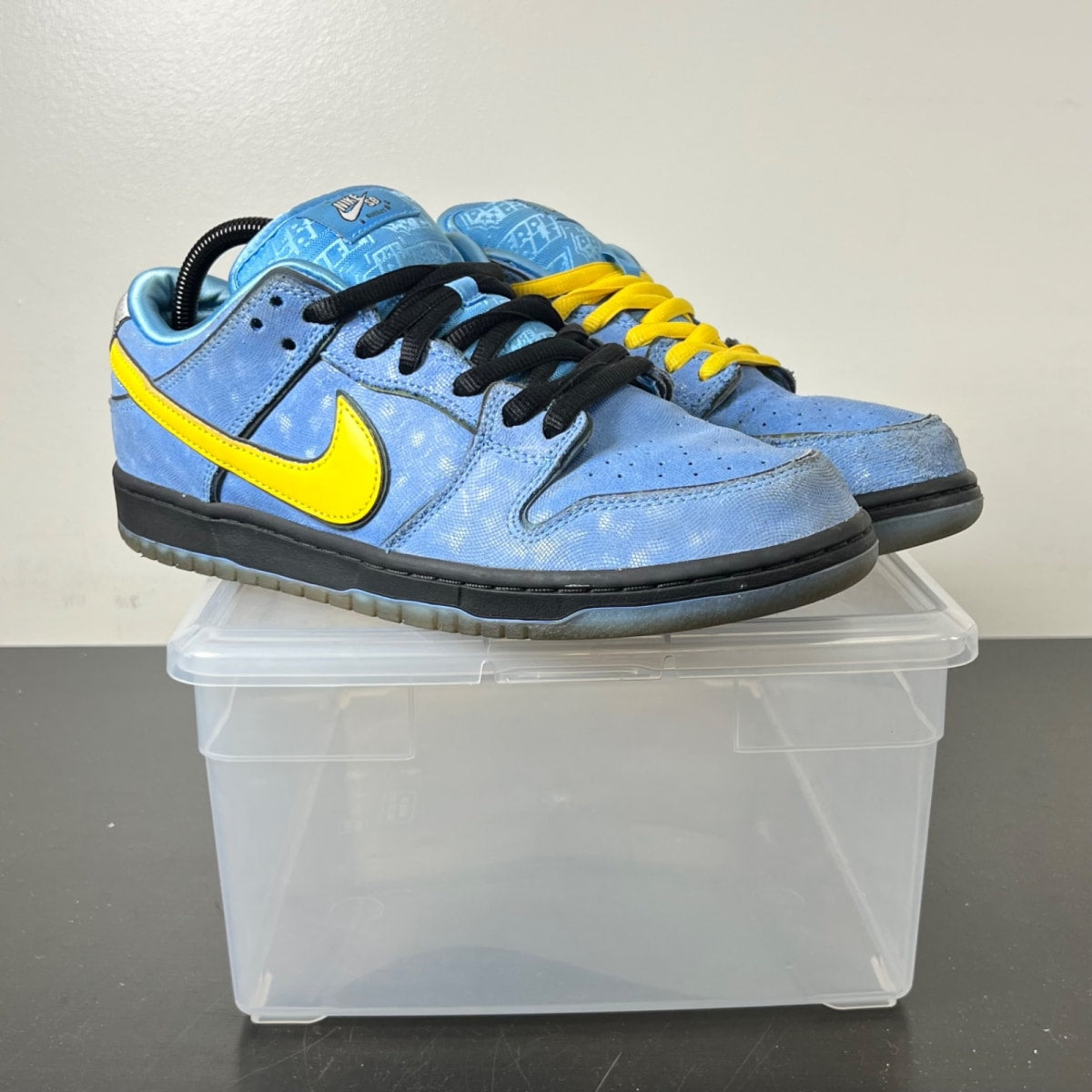 Nike SB Dunk Low The Powerpuff Girls Bubbles 9 (Heavily Worn Pre-Owned)NikeBlue Chill/Deep Royal Blue/Active Pink - Image 1