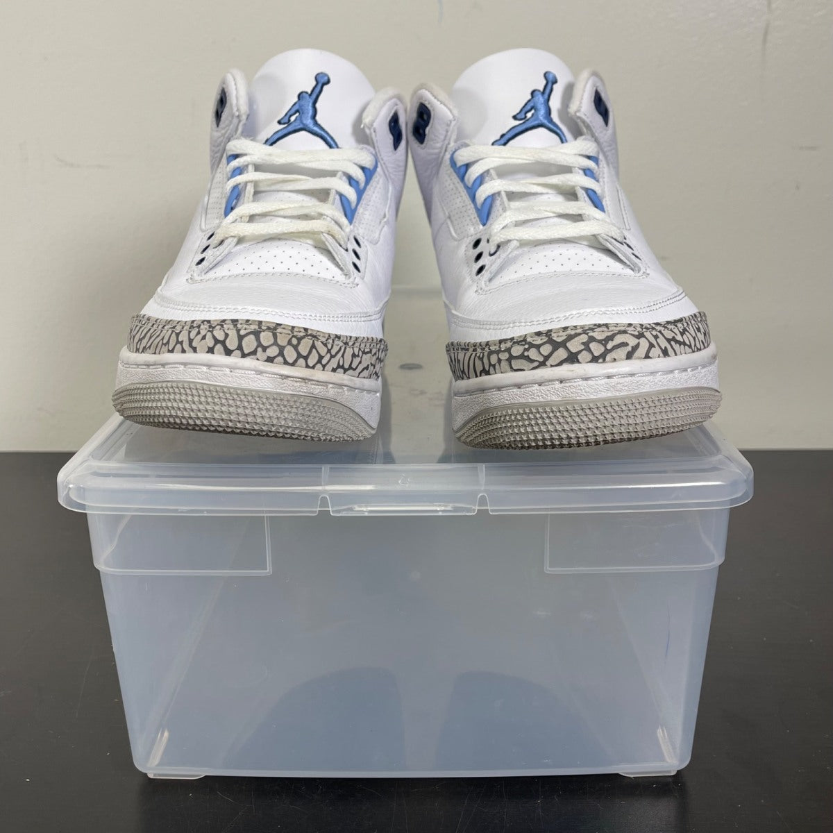 Jordan 3 Retro UNC (2020) 10 (Moderately Worn Pre-Owned)JordanWhite/Valor Blue-Tech Grey - Image 2