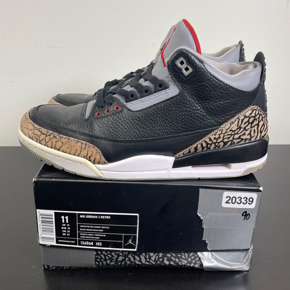 Jordan 3 Retro White Cement (2011) 11 (Moderately Worn Pre-Owned)JordanWhite/Cement Grey-Fire Red - Image 3