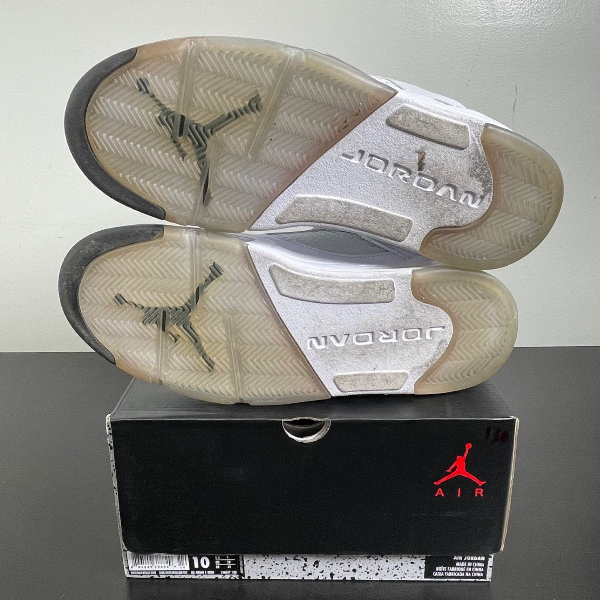 Jordan 5 Retro Metallic White (2015) 10 (Moderately Worn Pre-Owned)JordanWhite/Metallic Silver-Black - Image 5