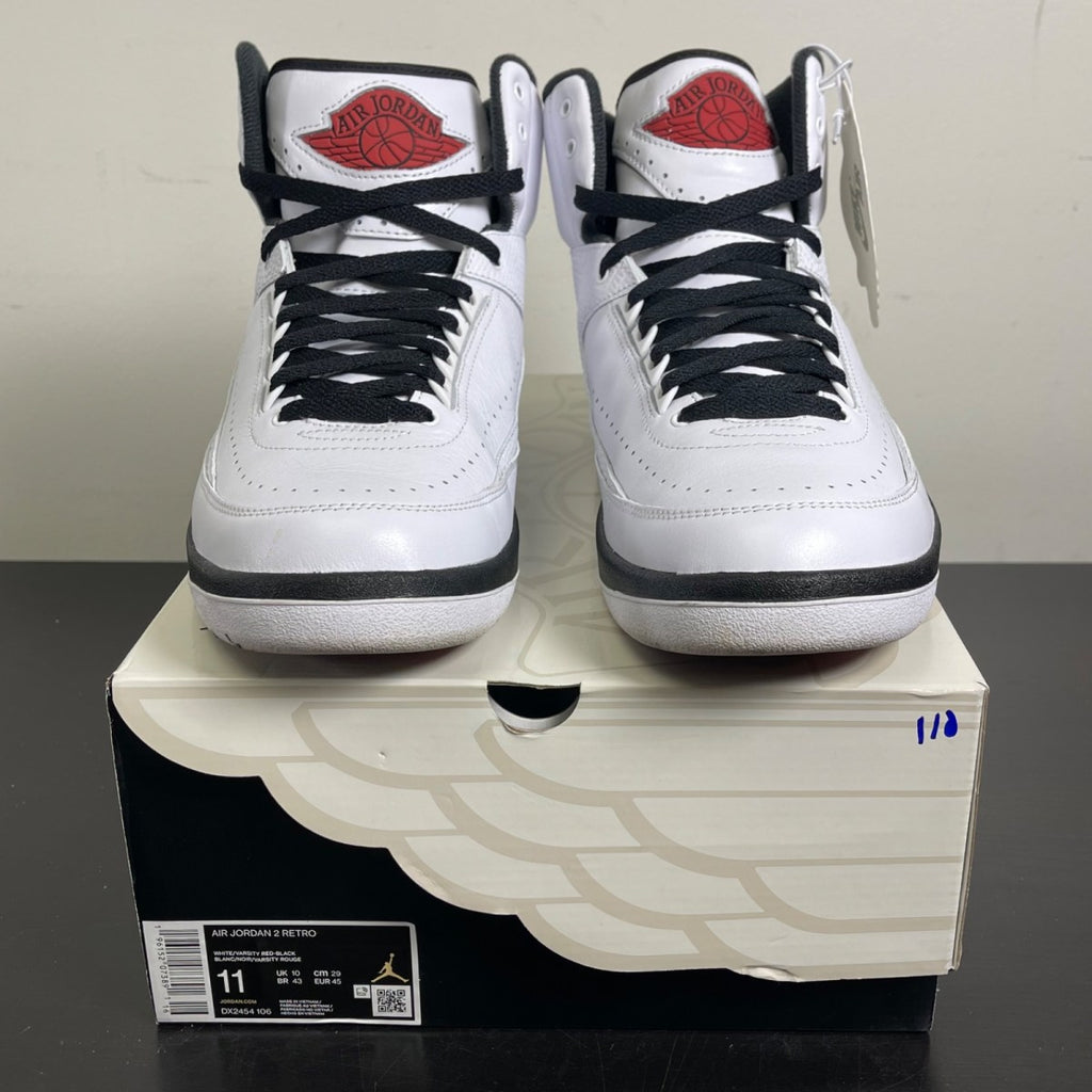 Jordan 2 Retro OG Chicago (2022) 11 (Moderately Worn Pre-Owned)JordanWhite/Varsity Red/Black - Image 2