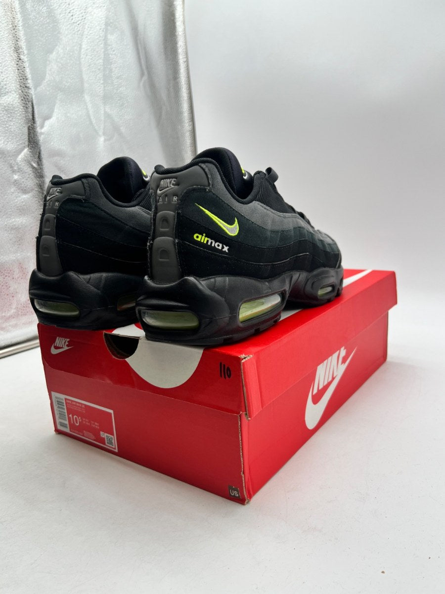 Nike Air Max 95 Retro Logo Black Grey Volt 10.5 (Lightly Worn Pre-Owned)NikeBlack/Wolf Grey-Cool Grey-Volt - Image 5