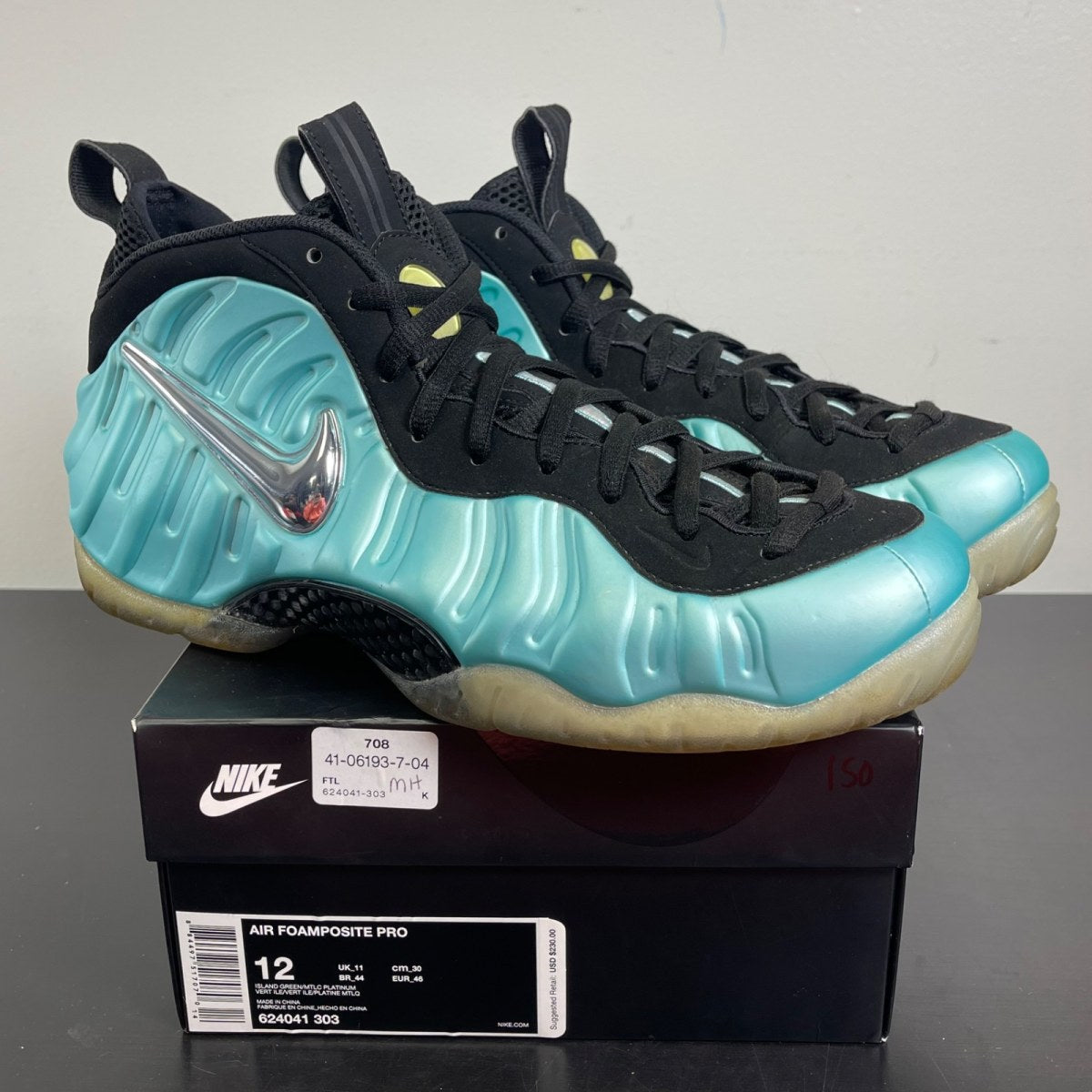 Air Nike Foamposite Pro Island Green 12 (Moderately Worn Pre-Owned)NikeIsland Green/Metallic Platinum-Island Green - Image 1