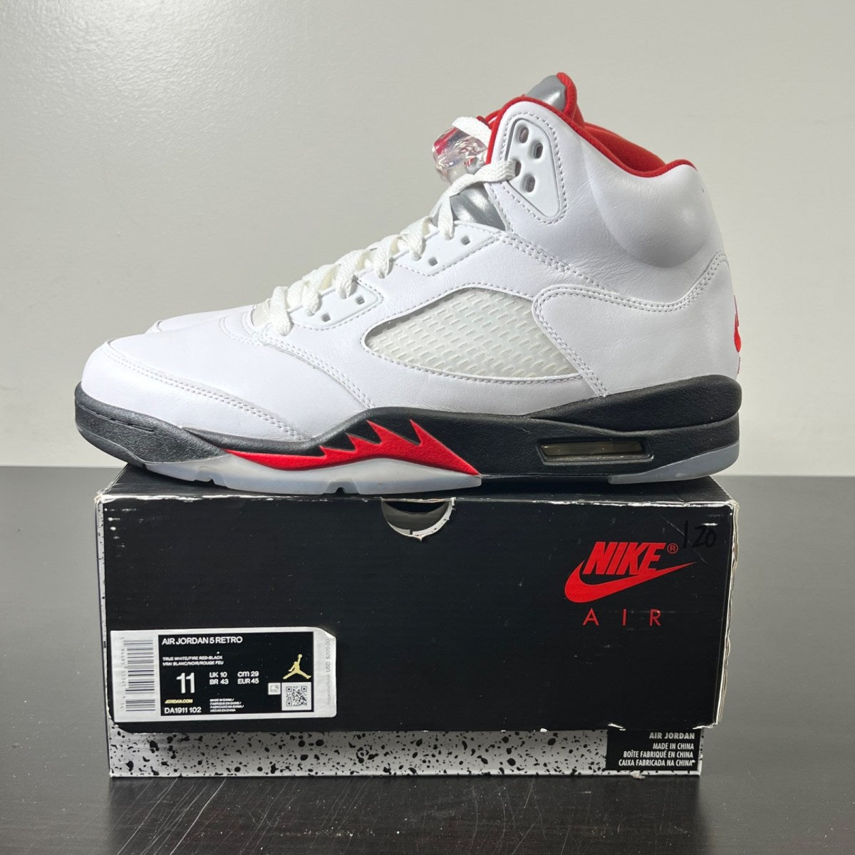 Jordan 5 Retro Fire Red Silver Tongue (2020) 11 (Lightly Worn Pre-Owned)JordanWhite/Black-Metallic Silver-Fire Red - Image 3