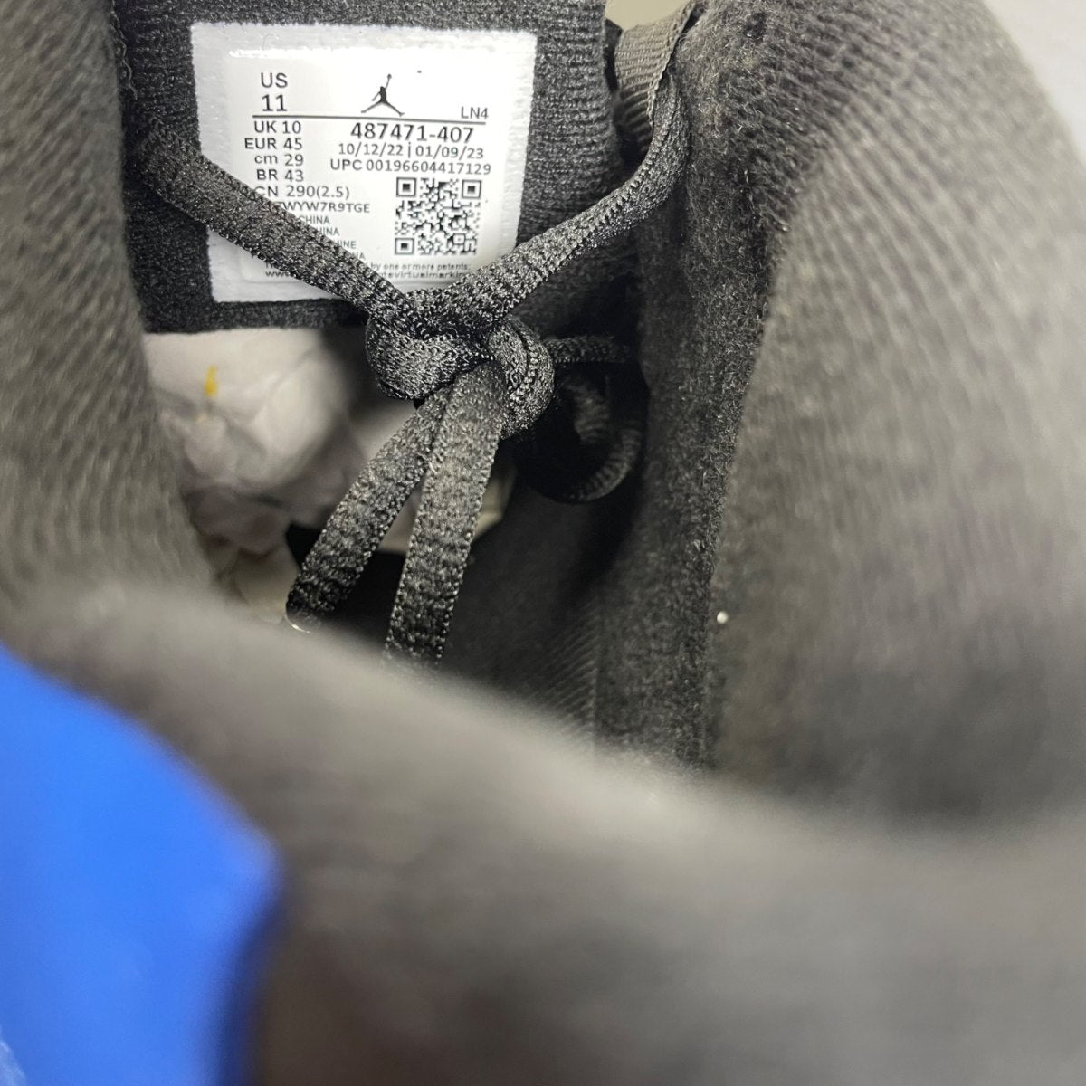 Jordan 14 Retro Laney (2023) 11 (Moderately Worn Pre-Owned)JordanVarsity Royal/Black-Varsity Maize-White - Image 6