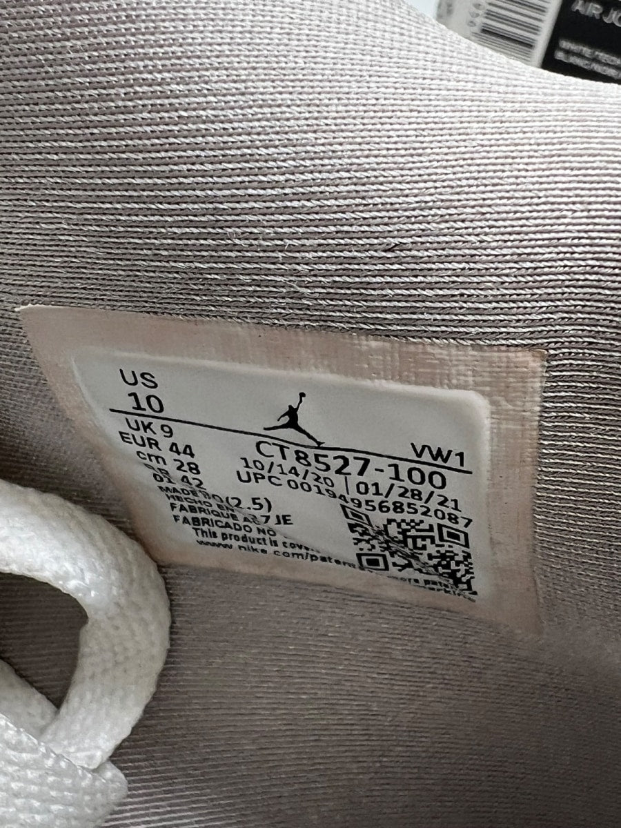Jordan 4 Retro White Oreo (2021) 10 (Moderately Worn Pre-Owned) - Image 9