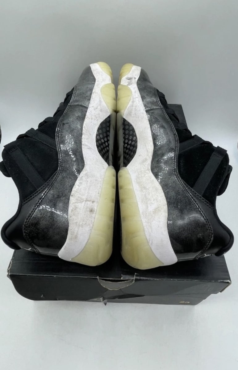 Jordan 11 Retro Low Barons 12 (Lightly Worn Pre-Owned)JordanBlack/Metallic Silver-White - Image 4