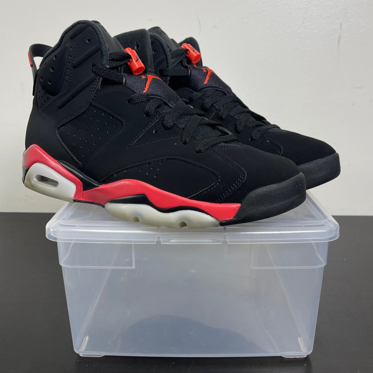 Jordan 6 Retro Infrared Salesman 10 (Moderately Worn Pre-Owned)JordanBlack/Infrared - Image 1
