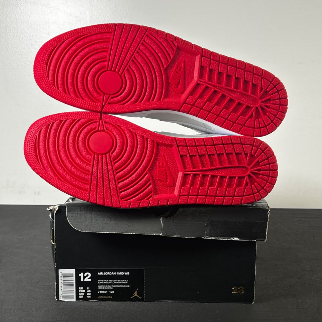 Jordan 1 Retro Hare Jordan (2015) 12 (New Pre-Owned)JordanWhite/True Red-Light Silver-Black - Image 6