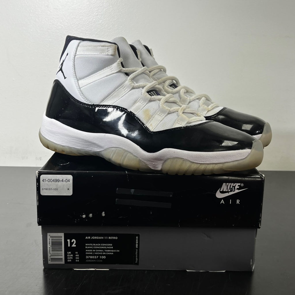 Jordan 11 Retro Concord (2018) 12 (Heavily Worn Pre-Owned)JordanWhite/Black-Concord - Image 1