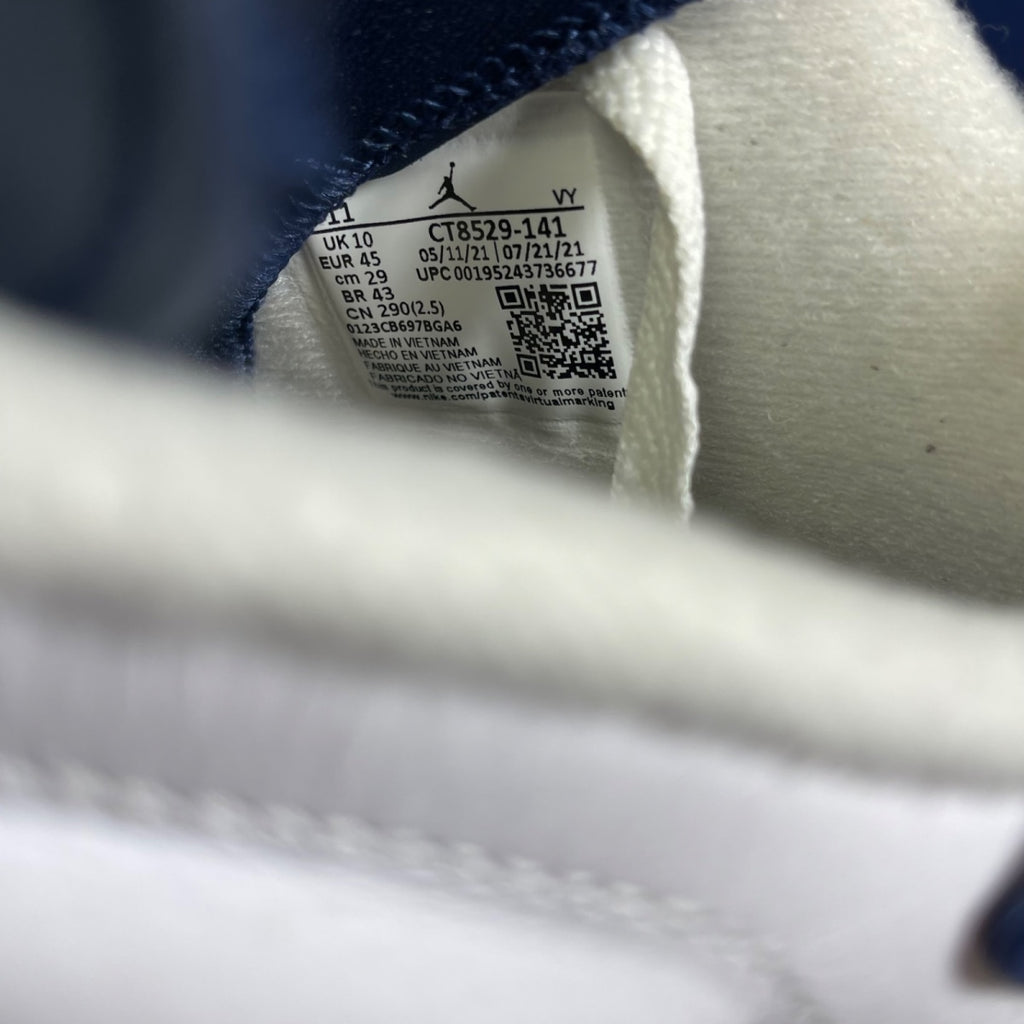 Jordan 6 Retro Midnight Navy (2022) 11 (Moderately Worn Pre-Owned)JordanWhite/Midnight Navy - Image 6