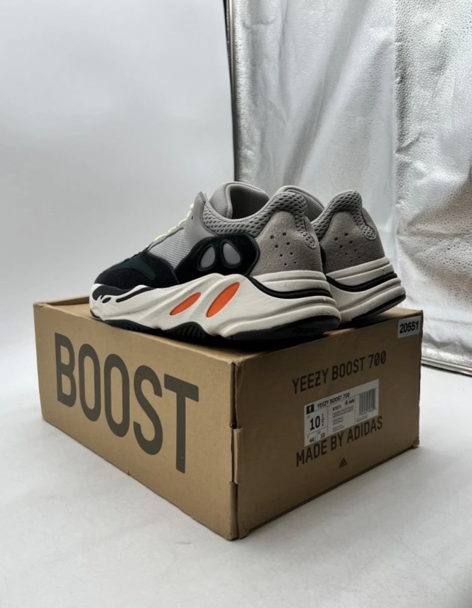 adidas Yeezy Boost 700 Wave Runner 10.5 (Lightly Worn Pre-Owned)adidasSolid Grey/Chalk White/Core Black - Image 4