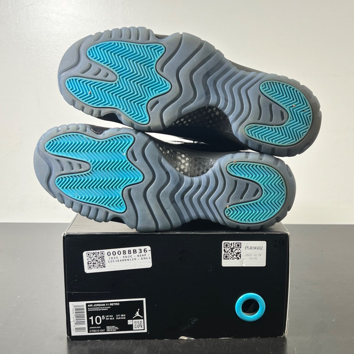 Jordan 11 Retro Gamma Blue (2025) 10.5 (Lightly Worn Pre-Owned)JordanBlack/Gamma Blue/Varsity Maize - Image 6