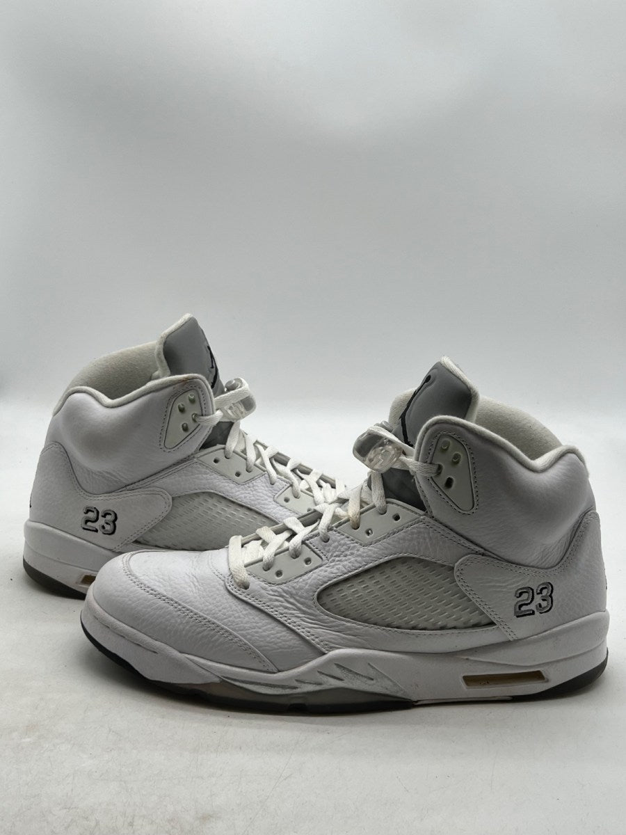 Jordan 5 Retro Metallic White (2015) 13 (Moderately Worn Pre-Owned)JordanWhite/Metallic Silver-Black - Image 1