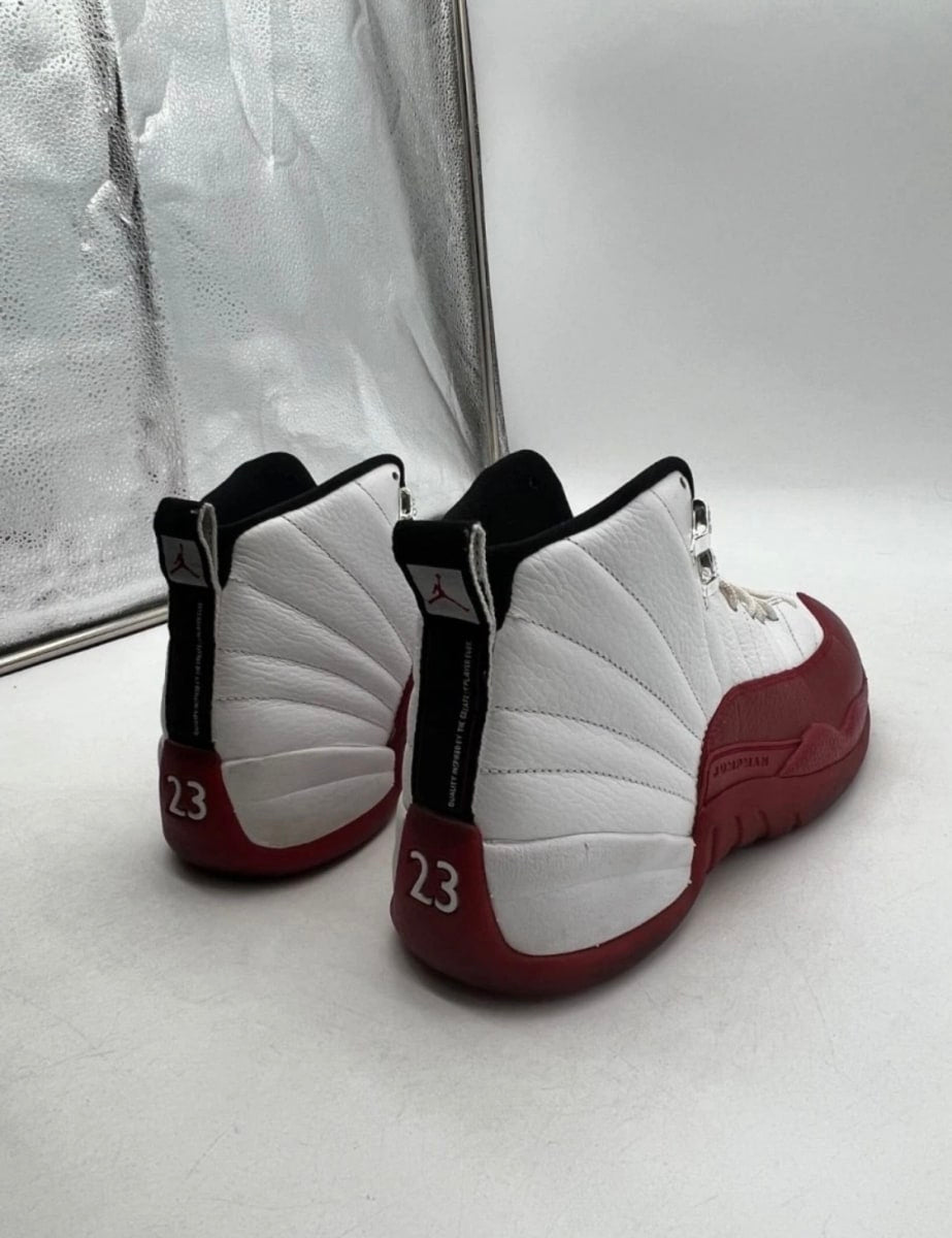 Jordan 12 Retro Cherry (2009) 9 (Moderately Worn Pre-Owned)JordanWhite/Varsity Red - Image 5