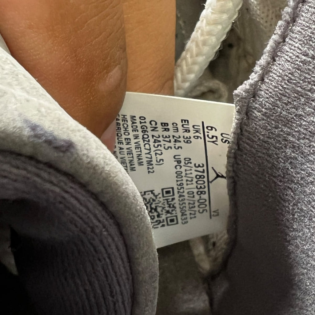 Jordan 11 Retro Cool Grey (2021) (GS) 6.5Y (Heavily Worn Pre-Owned)JordanMedium Grey/Multi-Color/Multi-Color - Image 7