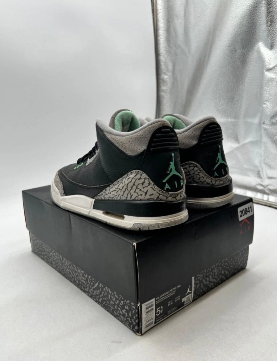 Jordan 3 Retro Green Glow (GS) 5.5Y (Moderately Worn Pre-Owned)JordanBlack/Green Glow/Wolf Grey/White - Image 6