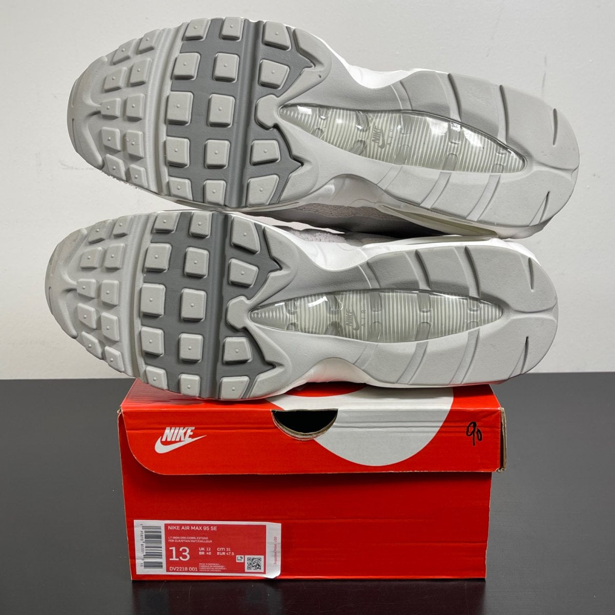 Nike Air Max 95 SE Cobblestone 13 (Moderately Worn Pre-Owned)NikeLight Iron Ore/Cobblestone-Flat Pewter-Sail - Image 5