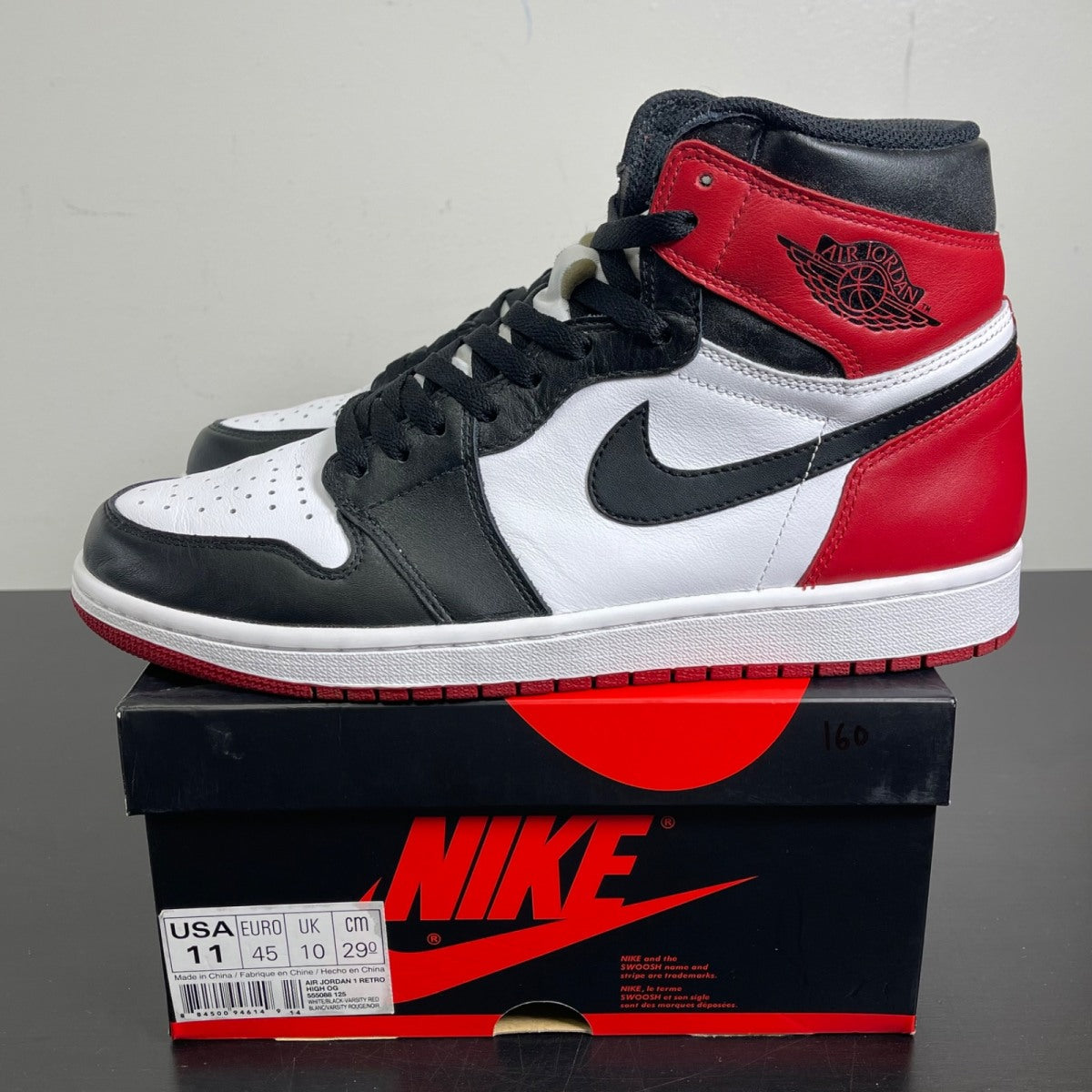 Jordan 1 Retro Black Toe (2016) 11 (Moderately Worn Pre-Owned)JordanWhite/Varsity Red/Black - Image 3