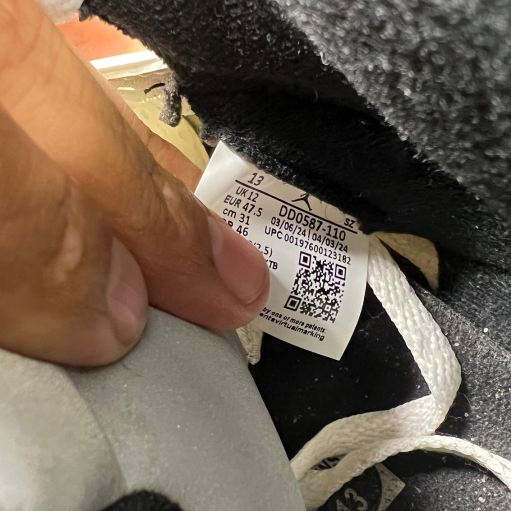 Jordan 5 Retro Reverse Metallic 13 (Moderately Worn Pre-Owned)JordanWhite/Black/Sail/Metallic Silver - Image 7
