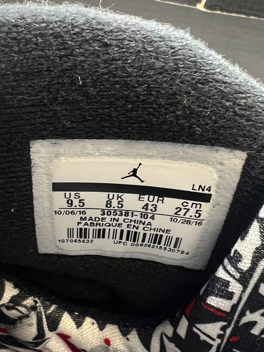 Jordan 8 Retro Alternate 9.5 (Moderately Worn Pre-Owned)JordanWhite/Gym Red-Black-Wolf Grey - Image 9