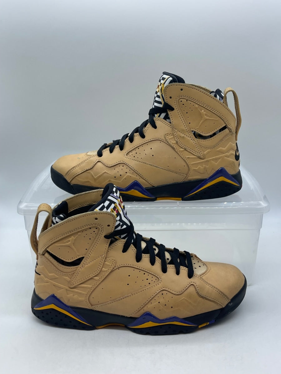 Jordan 7 Retro SE Vachetta Tan 9 (Moderately Worn Pre-Owned)JordanVachetta Tan/Black/Taxi/Dark Concord - Image 1
