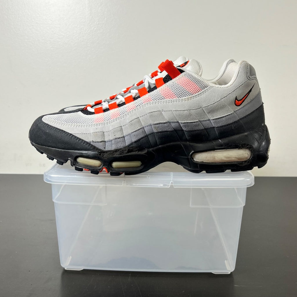 Nike Air Max 95 Team Orange (2009) 10 (Heavily Worn Pre-Owned)NikeWhite/Team Orng-Ntrl Grey-Mdm Grey - Image 3